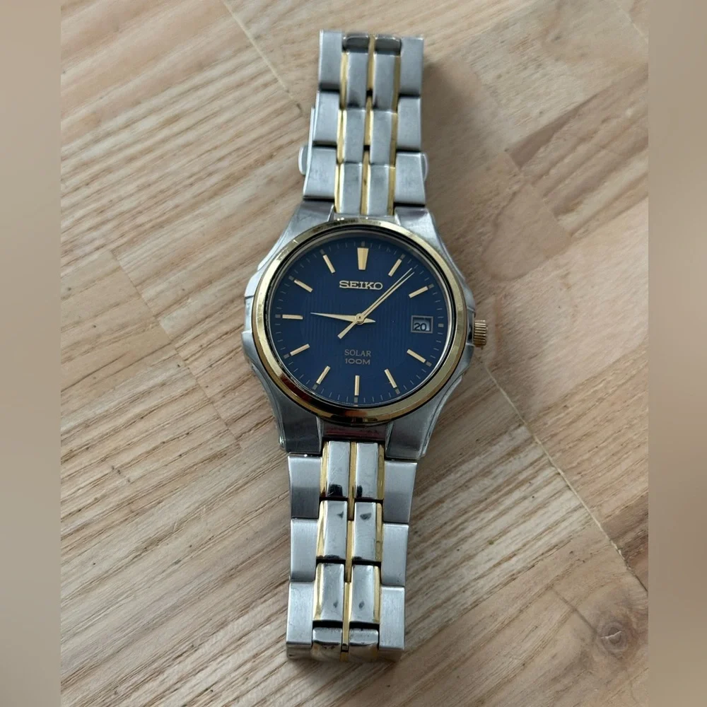 Seiko Solar Luxury Watch Blue Dial Date Window Two-Tone Bracelet Case